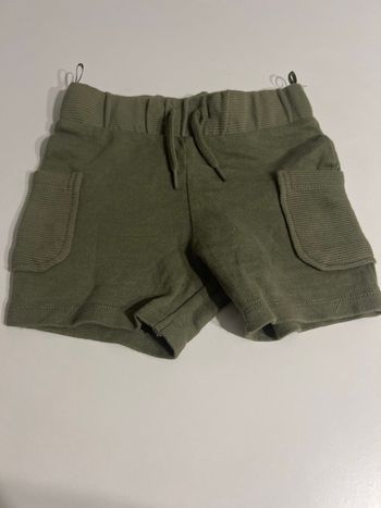 Short kaki kiabi 9-12 mois