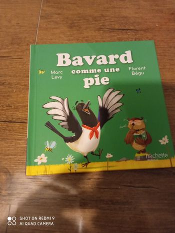 Livre bavard comme une pie