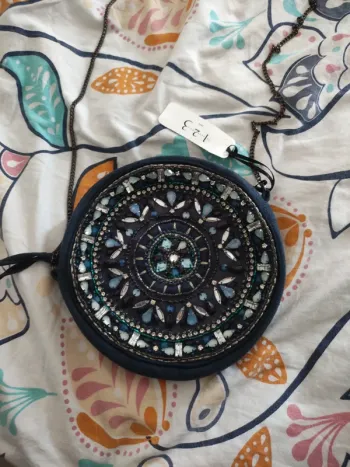 Très beau sac bandoulière bleu marine 123 neuf avec étiquette