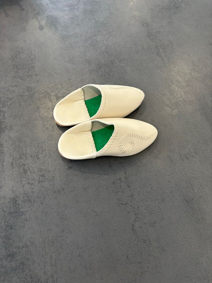 Babouches  traditionnelles  en cuir blanc - photo numéro 2