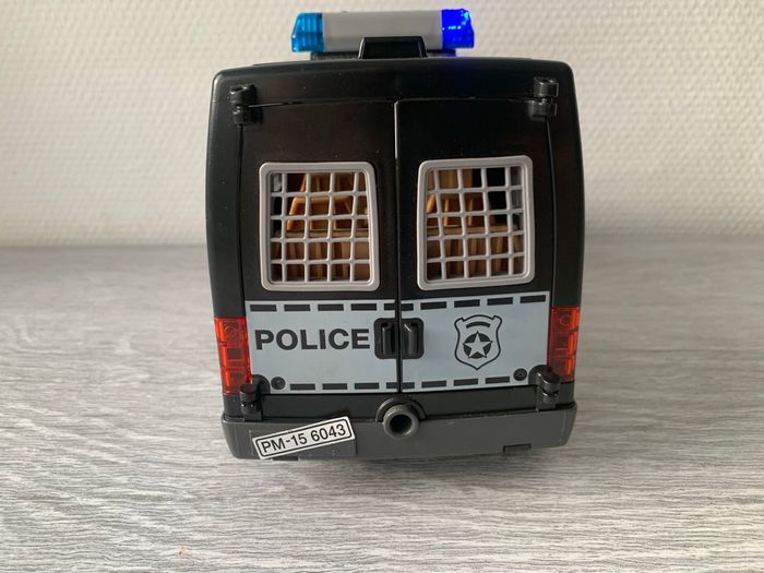 Fourgon de police Playmobil 6043 - photo numéro 3