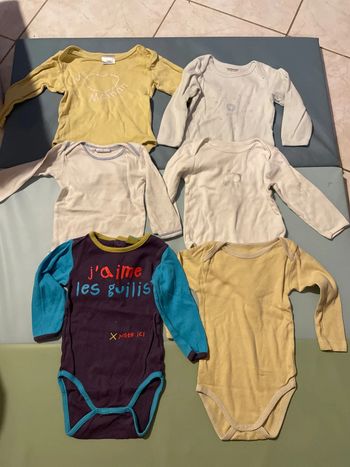 Lot de 6 bodies 12 mois