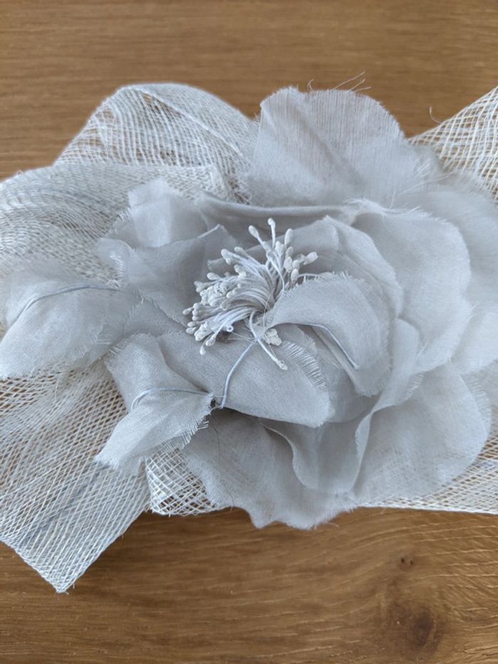 Pince mariage gris fleur soie - photo numéro 2