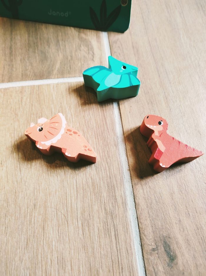 🦕 Boîte d'éveil multi activité 5 en 1 en bois marque Janod - photo numéro 5