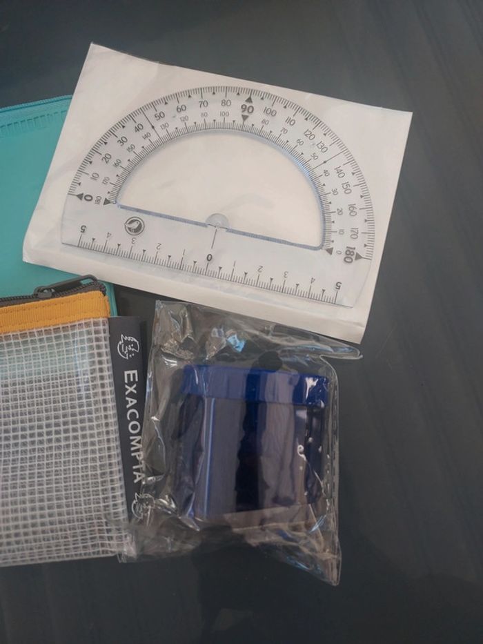 Fournitures scolaires - photo numéro 2