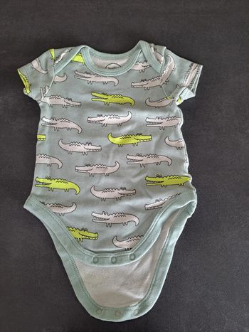 body crocodile 6 mois