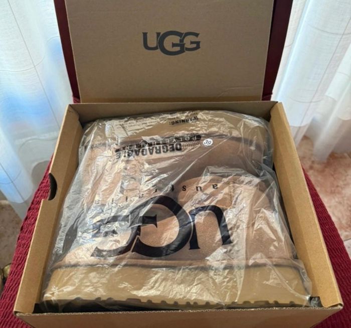 Bottes Ugg taille 39 - photo numéro 4