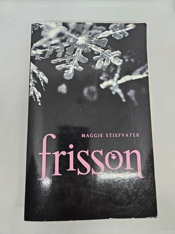 "Frisson", de Maggie Stiefvater.
France loisirs.
480 pages. 
ISBN : 978.2.298.04381.5