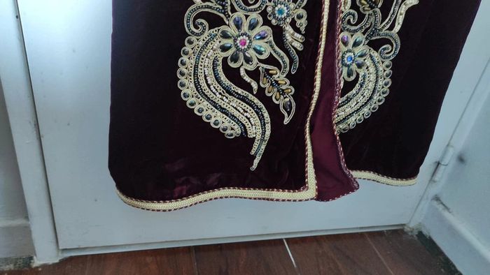 Caftan velours bordeaux - photo numéro 4