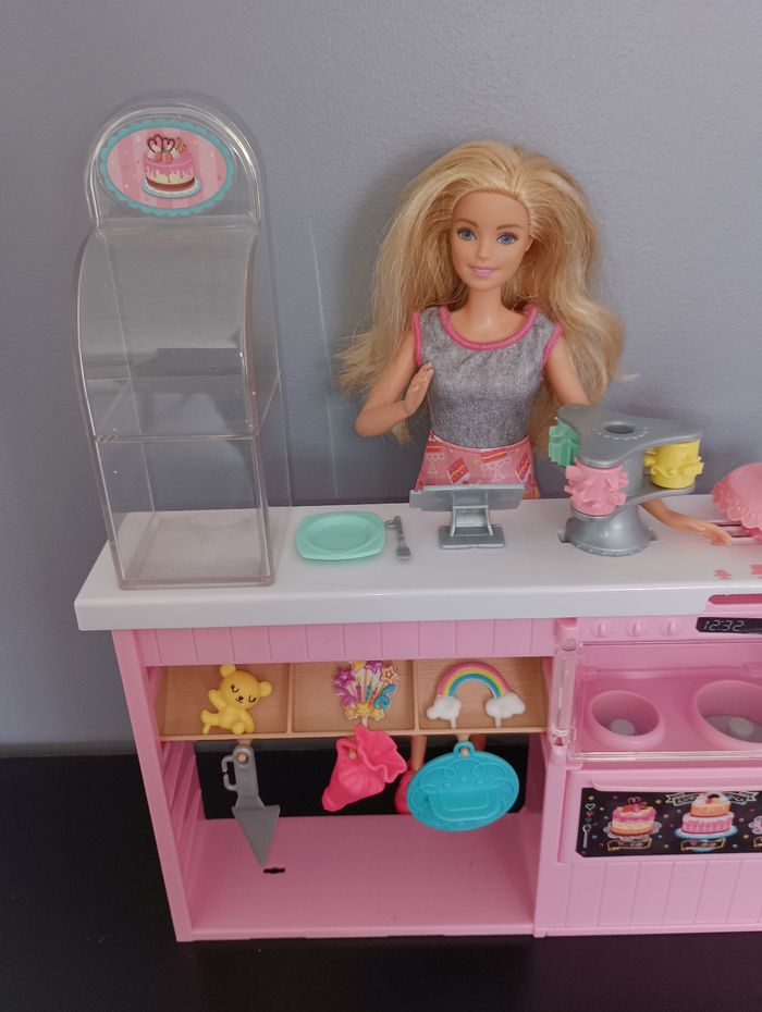 Barbie pâtisserie - photo numéro 2