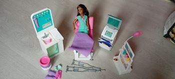 Barbie médecin