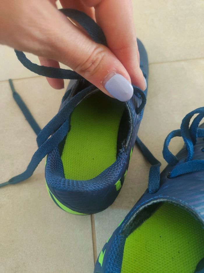 Baskets Crampons de foot pour sol synthétique adidas Nemeziz Messi 19.4 TF pointure 28 - photo numéro 4