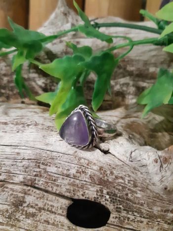 Bague en argent plaqué avec une améthyste