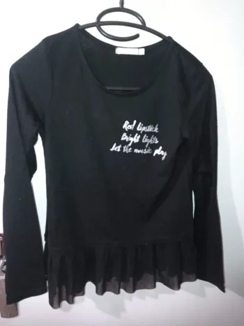 T-shirt manche longue noir avec volant