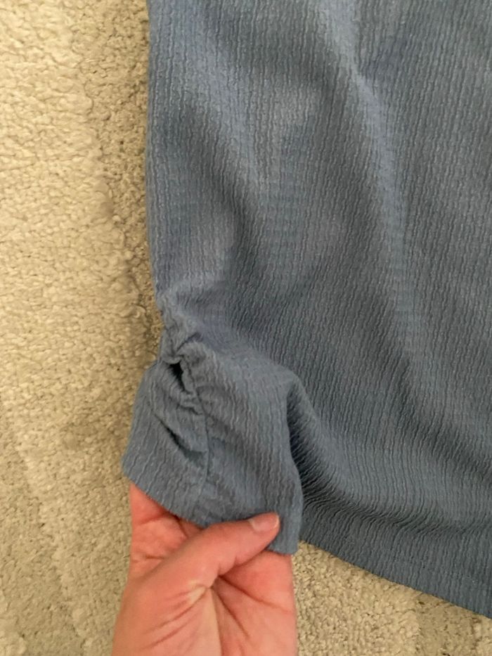 Top sans manche bleu - photo numéro 3