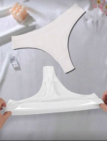 string blanc undiz