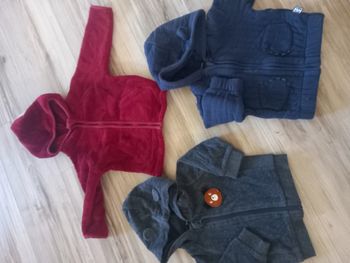 Lot 3 gilets zippés 9M