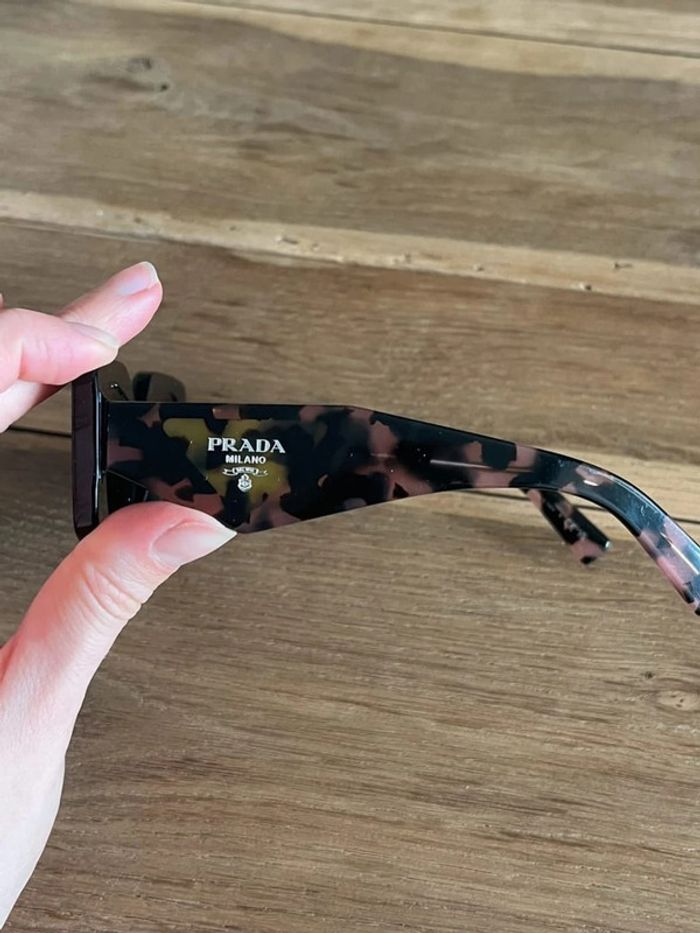 Lunettes de soleil Prada - photo numéro 2