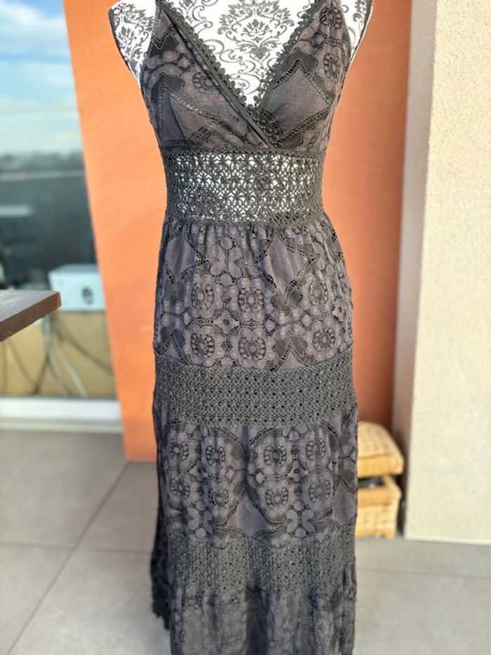 Robe longue à dentelle, taille unique (36/38) , correspond à un M - photo numéro 10