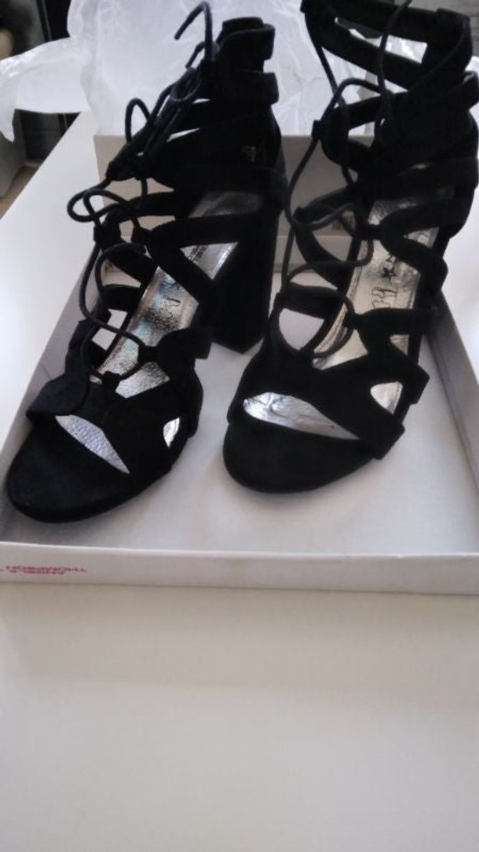 Chaussures Angela Thompson