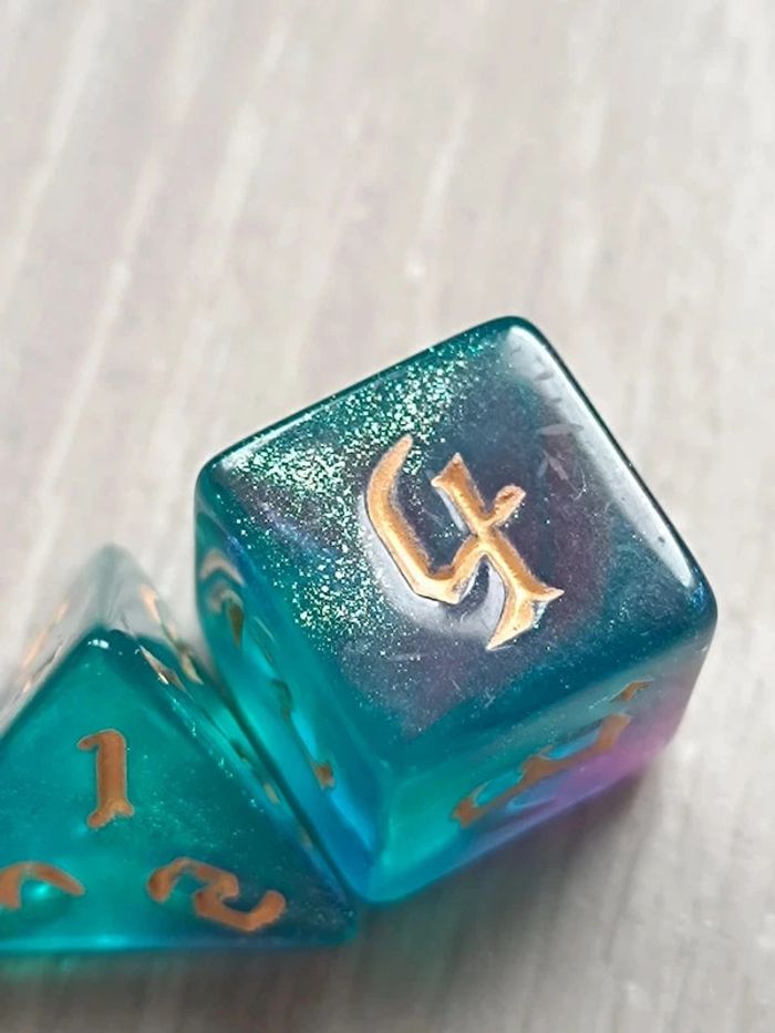 Lot de 7 dés turquoise irisé originaux pour activités - photo numéro 8