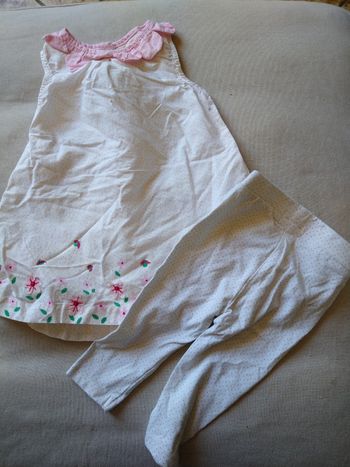 Ensemble legging + robe taille 6 mois (68cm) marque dpam en très bon état.