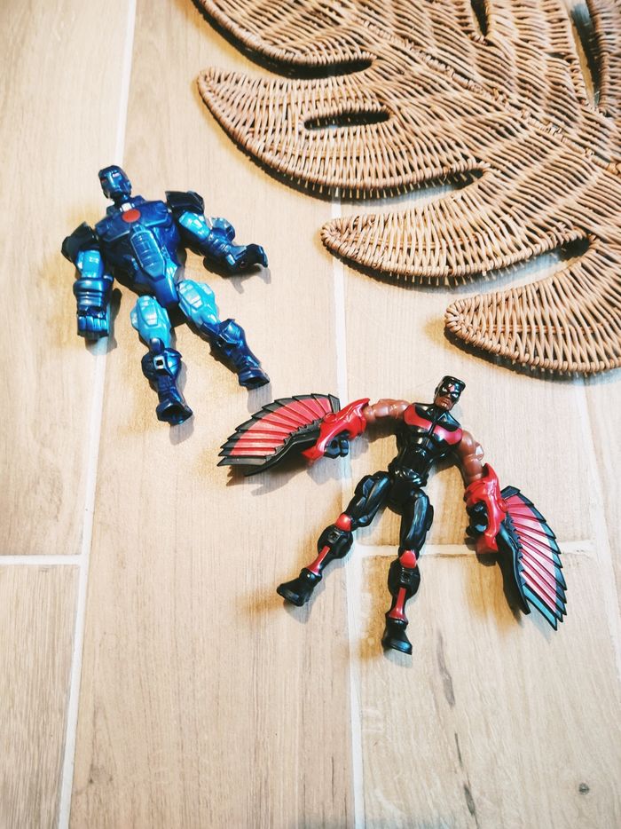 💫Lot de 2 figurines super hero mashers Iron Man stealth furtif et Faucon/ Falcon Avengers