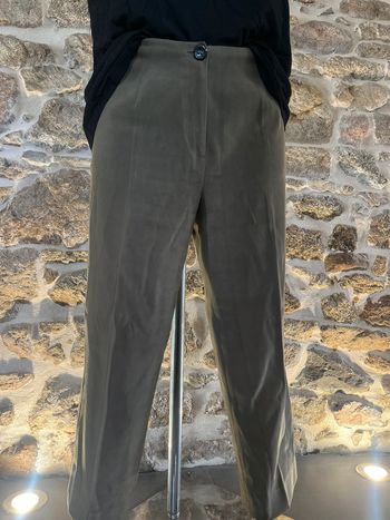 Pantalon tailleur en daim kaki S