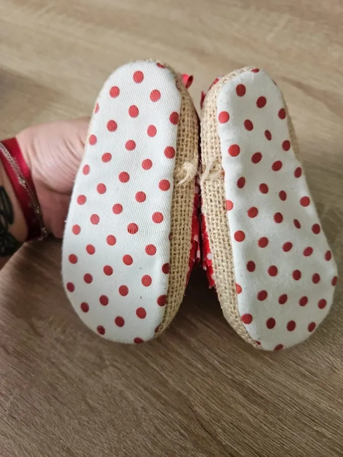 Jolies chaussures 6/9 mois primark - photo numéro 3