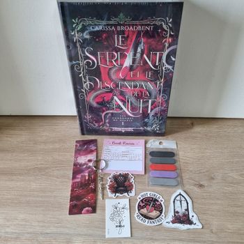 Livre collector le serpent et le descendant de la nuit + Goodies 