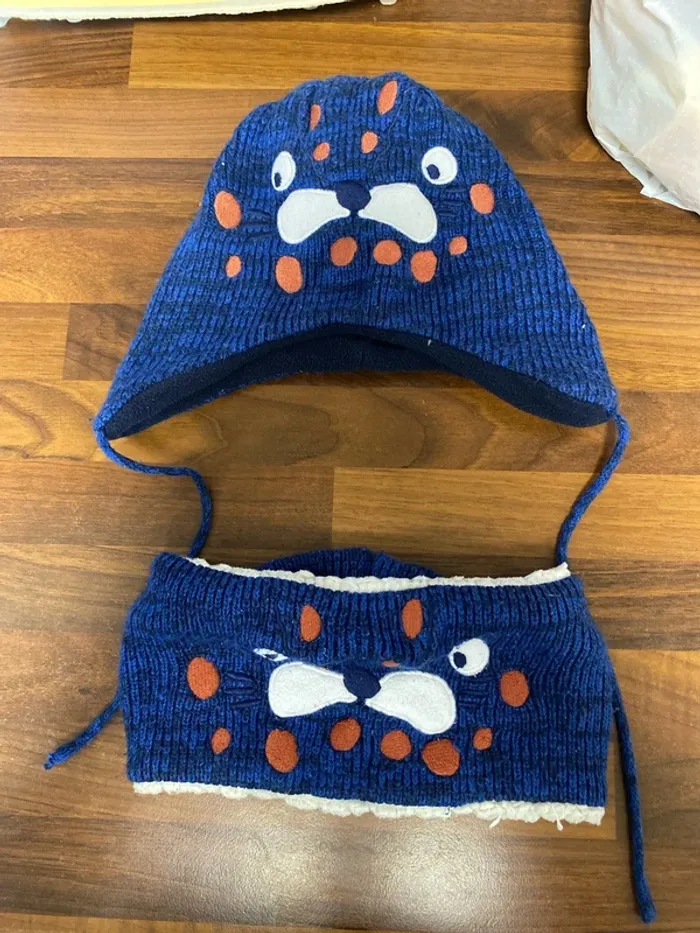 Bonnet et tour de cou 6/12 mois