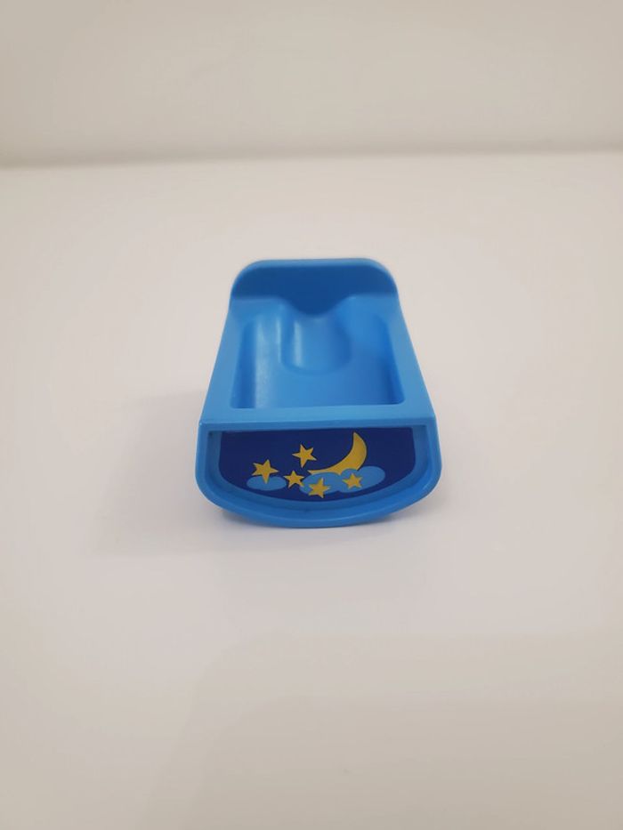 Playmobil Meuble chambre,  Un lit enfant bleu decoré d'étoiles et Lune très bon état