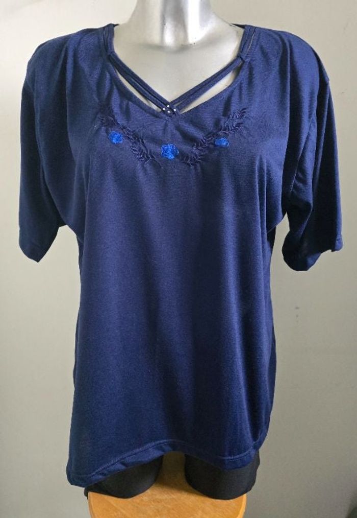 📌 Top Blouse Fluide avec Broderie