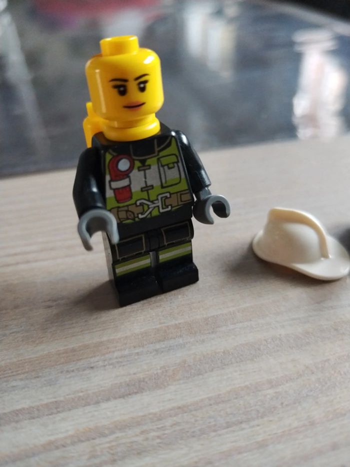 Lego minifig femme pompier cty0638 - photo numéro 4