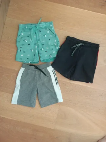 Short 4 ans