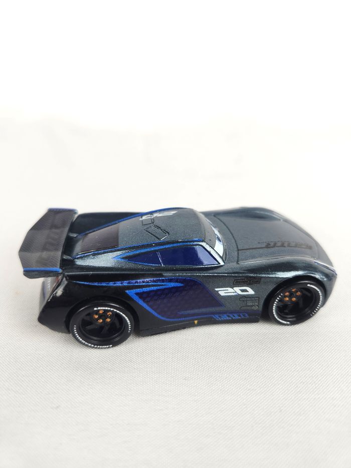 Voiture figurine Jackson Storm Disney Pixar Cars 3 - photo numéro 2