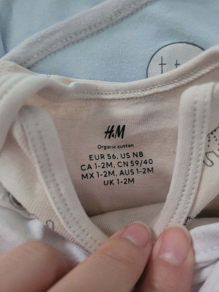 Lot de 13 bodies 1 mois - photo numéro 3