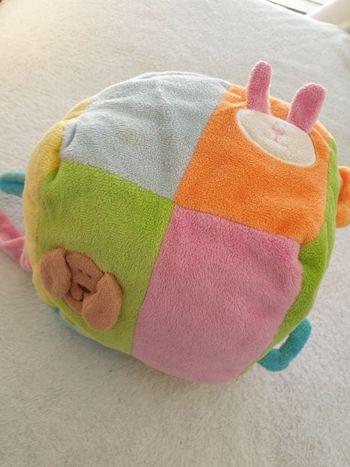 Cube en peluche