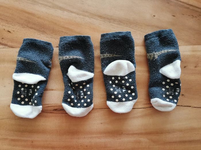 Lot de 2 paires de chaussettes antidérapantes - photo numéro 2