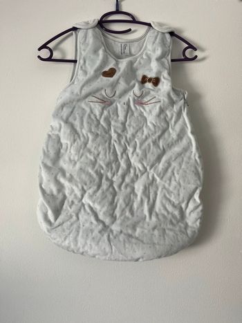🍼 Gigoteuse d’hiver bébé – motif cœur & nœud