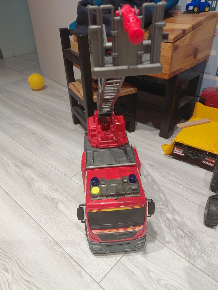 Camion de pompier - photo numéro 2