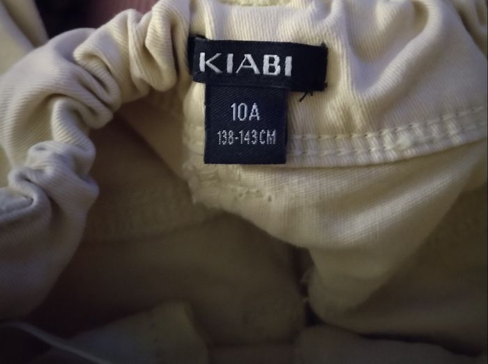 Jeans jaune clair "Kiabi" taille réglable 98% coton peu porté - photo numéro 3