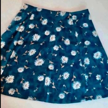 Jupe  courte  fleurs  taille  36