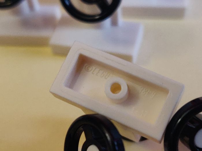 40 volants blancs Lego - jamais utilisés parfait état - vrai Lego - photo numéro 2