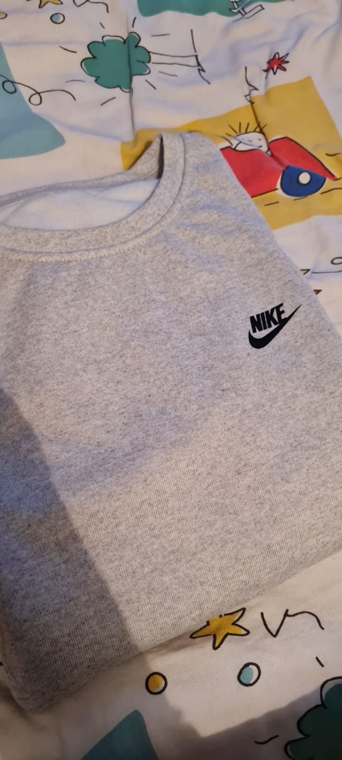 Survêtement nike - photo numéro 3