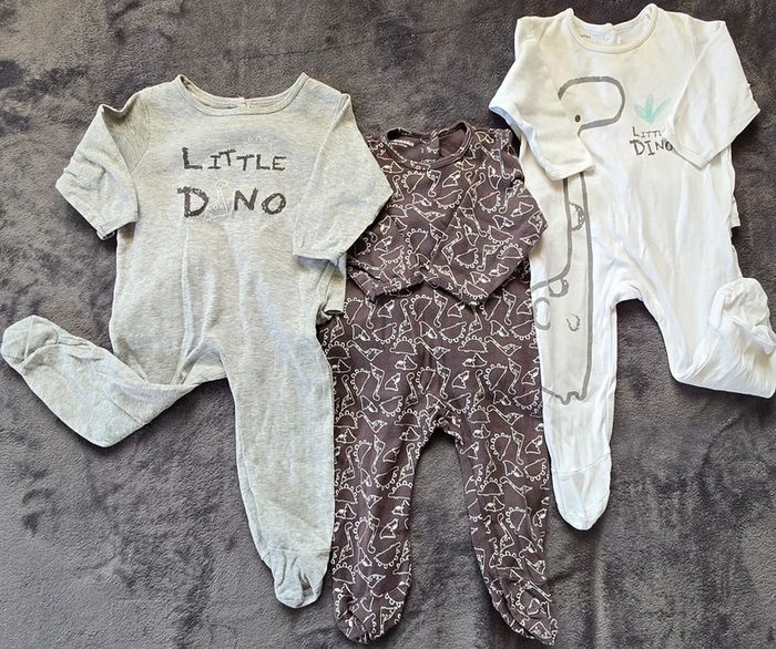 Pyjama coton thème dinosaures 6 mois - photo numéro 2
