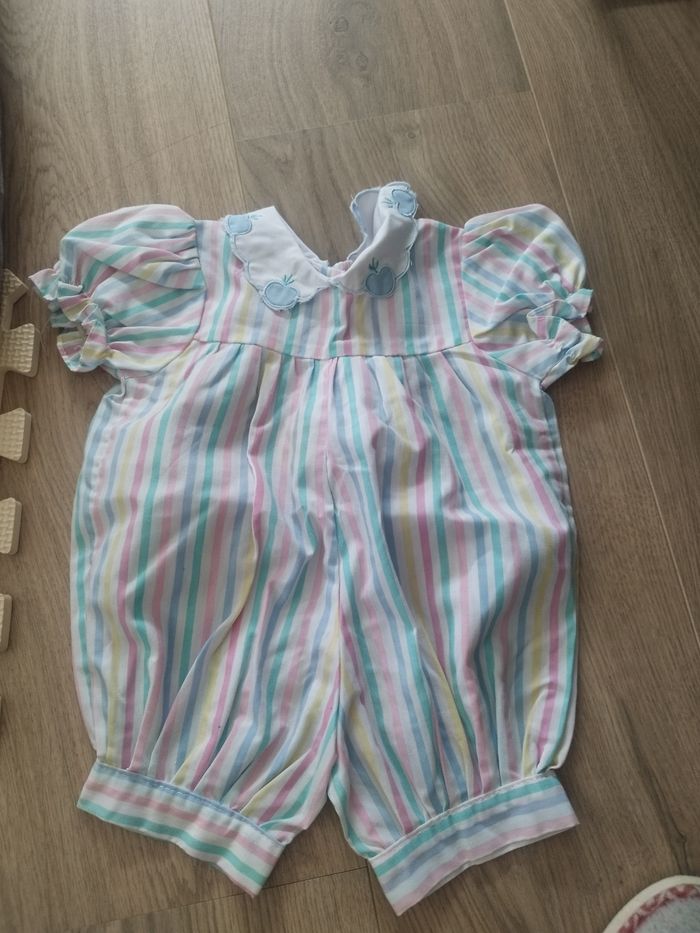 Barboteuse avec manches bouffantes taille 6 mois