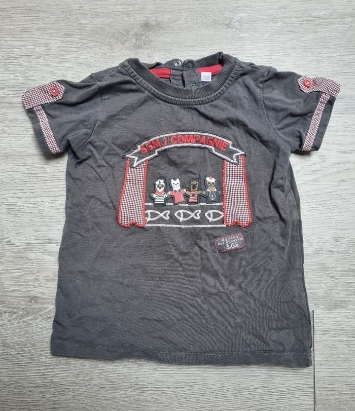 ​T-shirt Bébé Garçon Marin Manches Courtes Taille 24 Mois Gris Sergent Major avec Motif Marionnettes Poisson Tres bonne etat