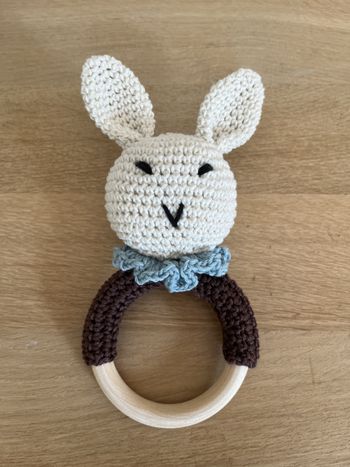 hochet lapin anneau de dentition fait main 