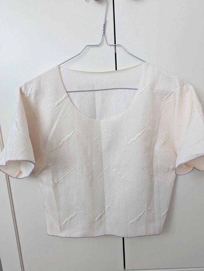 Top court a relief taille M 38 neuf